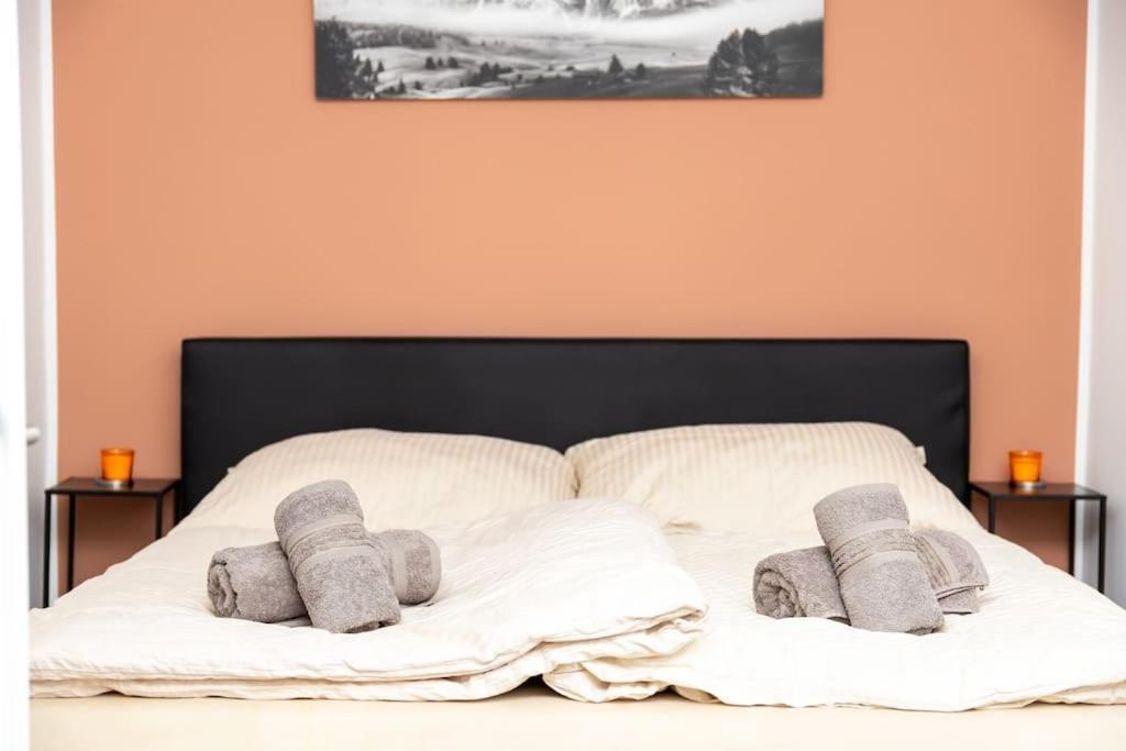 Enjoy Apartments, Quiet Street, With Two Bedrooms Sleeps 6 Ac Appartement *